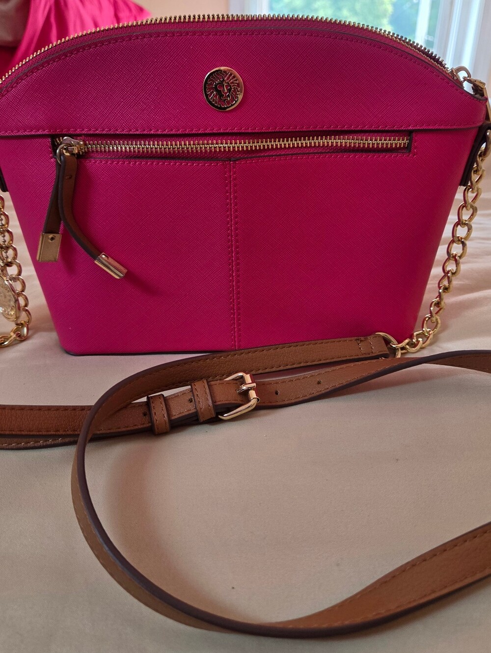 NWOT Georgeous Klein Fuchsia Classic Curves Dome Crossbody Bag - Picture 2 of 7